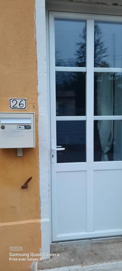Superbe Appartement De 40M2 Avec Parking Gratuit Sur Place Cuisery Exterior foto